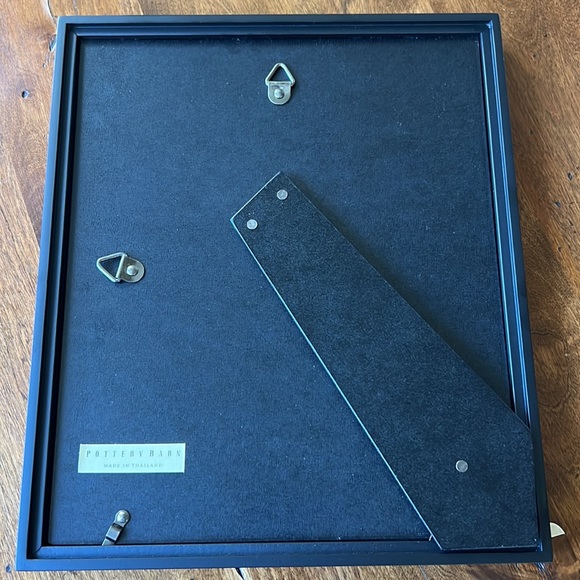 Pottery Barn Black Wood Gallery Frame 11 X 13
White Matted Wall Table Display - Picture 3 of 5